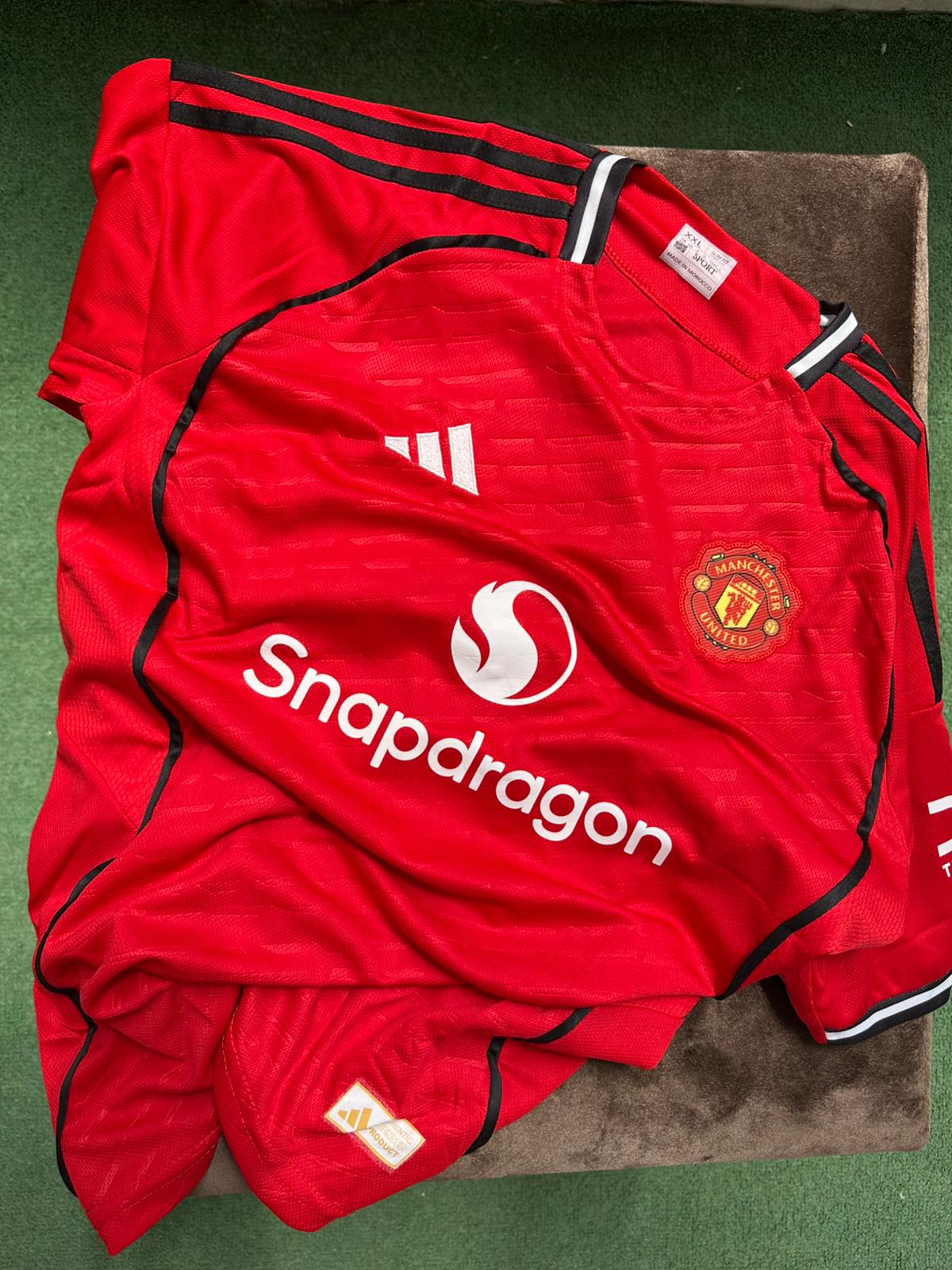 mazraoui Man United  2025/2026